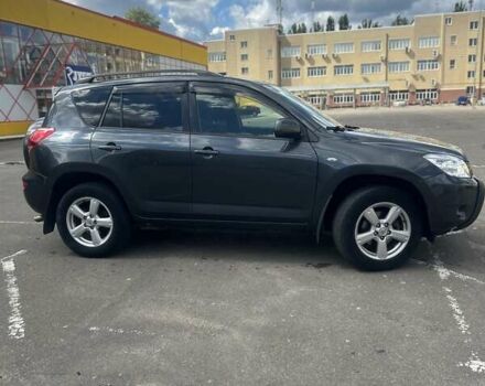 Серый Тойота РАВ 4, объемом двигателя 2 л и пробегом 257 тыс. км за 8200 $, фото 4 на Automoto.ua