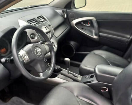 Сірий Тойота РАВ 4, об'ємом двигуна 2.4 л та пробігом 194 тис. км за 11900 $, фото 9 на Automoto.ua