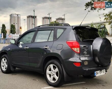 Серый Тойота РАВ 4, объемом двигателя 2 л и пробегом 177 тыс. км за 8500 $, фото 4 на Automoto.ua