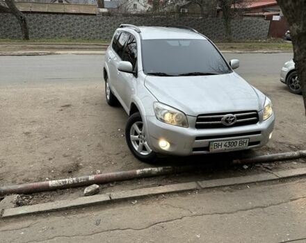 Серый Тойота РАВ 4, объемом двигателя 2.4 л и пробегом 133 тыс. км за 10000 $, фото 2 на Automoto.ua