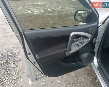 Серый Тойота РАВ 4, объемом двигателя 2.2 л и пробегом 284 тыс. км за 8200 $, фото 8 на Automoto.ua