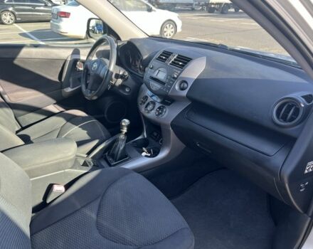 Серый Тойота РАВ 4, объемом двигателя 0 л и пробегом 279 тыс. км за 10100 $, фото 6 на Automoto.ua