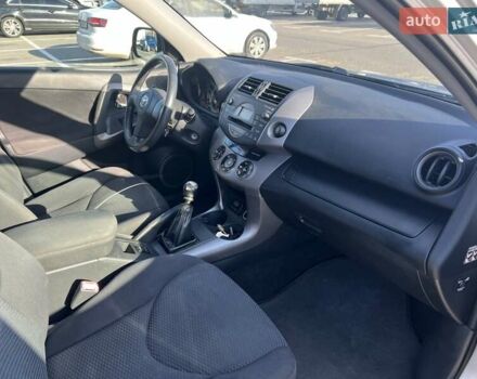 Серый Тойота РАВ 4, объемом двигателя 2.23 л и пробегом 279 тыс. км за 10100 $, фото 9 на Automoto.ua