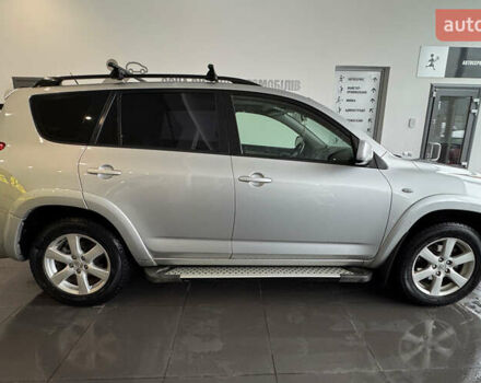 Сірий Тойота РАВ 4, об'ємом двигуна 2.36 л та пробігом 144 тис. км за 11000 $, фото 7 на Automoto.ua