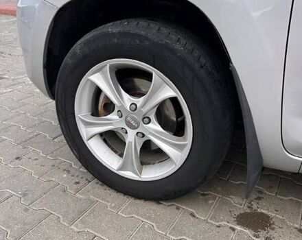 Сірий Тойота РАВ 4, об'ємом двигуна 2.2 л та пробігом 244 тис. км за 9500 $, фото 4 на Automoto.ua