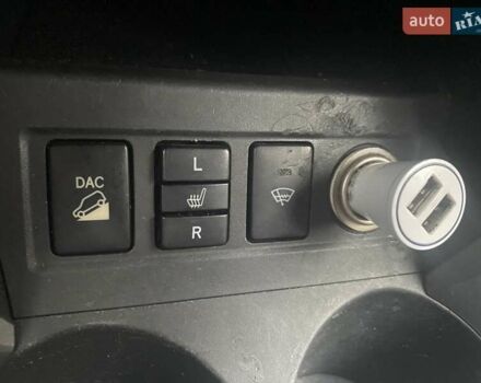 Серый Тойота РАВ 4, объемом двигателя 2 л и пробегом 195 тыс. км за 8000 $, фото 9 на Automoto.ua