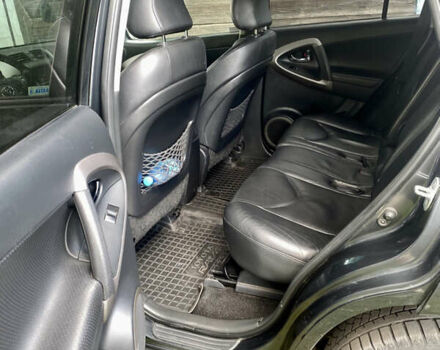 Тойота РАВ 4 2007 у Камінь-Каширський на Automoto.ua Сірий Тойота РАВ 4, об'ємом двигуна 2.23 л та пробігом 232 тис. км за 10400 $, фото 12 на Automoto.ua