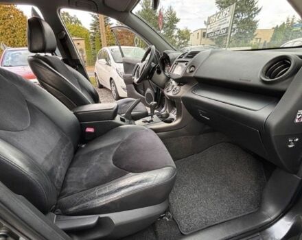 Серый Тойота РАВ 4, объемом двигателя 2.2 л и пробегом 177 тыс. км за 2800 $, фото 10 на Automoto.ua