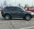 Серый Тойота РАВ 4, объемом двигателя 2 л и пробегом 215 тыс. км за 8700 $, фото 3 на Automoto.ua