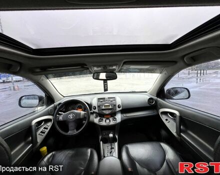 Серый Тойота РАВ 4, объемом двигателя 2 л и пробегом 226 тыс. км за 7999 $, фото 6 на Automoto.ua