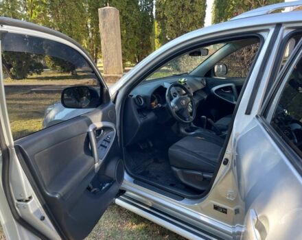 Тойота РАВ 4 2007 в Василькове на Automoto.ua Серый Тойота РАВ 4, объемом двигателя 2 л и пробегом 195 тыс. км за 10200 $, фото 2 на Automoto.ua