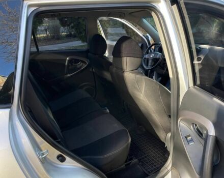 Тойота РАВ 4 2007 в Василькове на Automoto.ua Серый Тойота РАВ 4, объемом двигателя 2 л и пробегом 195 тыс. км за 10200 $, фото 6 на Automoto.ua