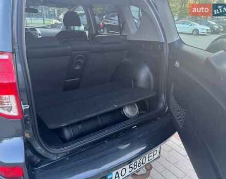 Серый Тойота РАВ 4, объемом двигателя 2 л и пробегом 243 тыс. км за 8800 $, фото 14 на Automoto.ua