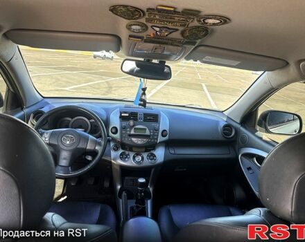 Серый Тойота РАВ 4, объемом двигателя 2.2 л и пробегом 315 тыс. км за 11499 $, фото 6 на Automoto.ua