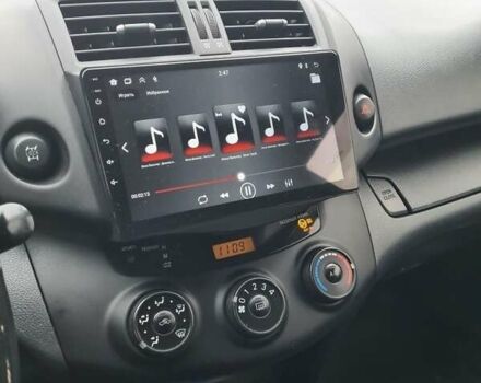 Серый Тойота РАВ 4, объемом двигателя 2 л и пробегом 238 тыс. км за 8800 $, фото 2 на Automoto.ua