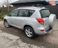 Серый Тойота РАВ 4, объемом двигателя 2 л и пробегом 195 тыс. км за 8000 $, фото 2 на Automoto.ua