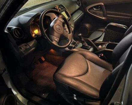 Серый Тойота РАВ 4, объемом двигателя 2.2 л и пробегом 350 тыс. км за 8550 $, фото 1 на Automoto.ua