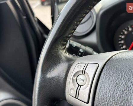 Сірий Тойота РАВ 4, об'ємом двигуна 2 л та пробігом 90 тис. км за 12300 $, фото 105 на Automoto.ua