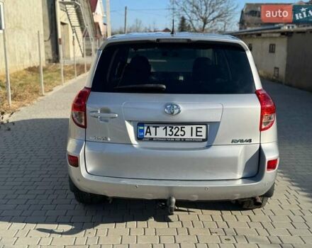 Сірий Тойота РАВ 4, об'ємом двигуна 2.2 л та пробігом 263 тис. км за 8950 $, фото 6 на Automoto.ua