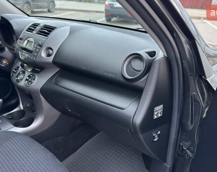 Сірий Тойота РАВ 4, об'ємом двигуна 2 л та пробігом 90 тис. км за 12300 $, фото 140 на Automoto.ua