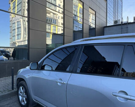 Серый Тойота РАВ 4, объемом двигателя 2 л и пробегом 108 тыс. км за 10999 $, фото 2 на Automoto.ua