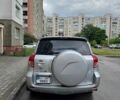 Сірий Тойота РАВ 4, об'ємом двигуна 2.4 л та пробігом 168 тис. км за 10500 $, фото 2 на Automoto.ua