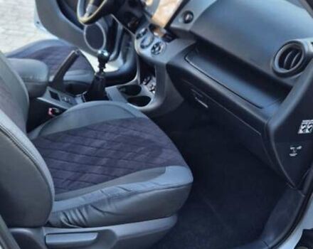 Серый Тойота РАВ 4, объемом двигателя 2.23 л и пробегом 293 тыс. км за 7999 $, фото 80 на Automoto.ua