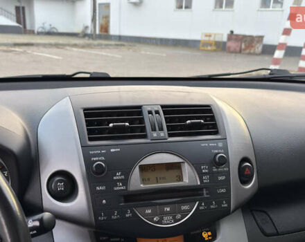 Сірий Тойота РАВ 4, об'ємом двигуна 2 л та пробігом 90 тис. км за 12300 $, фото 96 на Automoto.ua