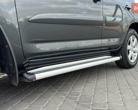 Серый Тойота РАВ 4, объемом двигателя 2 л и пробегом 90 тыс. км за 12300 $, фото 76 на Automoto.ua