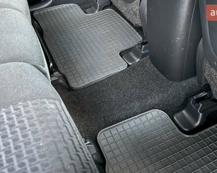 Сірий Тойота РАВ 4, об'ємом двигуна 2 л та пробігом 90 тис. км за 12300 $, фото 131 на Automoto.ua