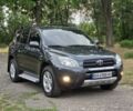 Сірий Тойота РАВ 4, об'ємом двигуна 2 л та пробігом 210 тис. км за 11500 $, фото 2 на Automoto.ua