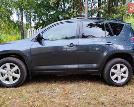 Серый Тойота РАВ 4, объемом двигателя 2 л и пробегом 257 тыс. км за 9700 $, фото 1 на Automoto.ua