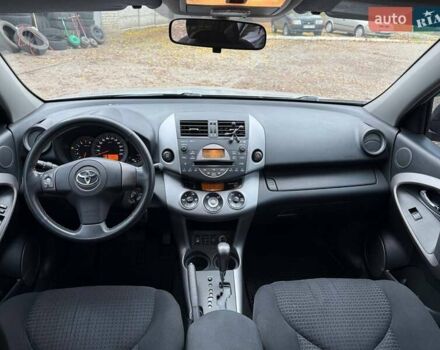 Серый Тойота РАВ 4, объемом двигателя 2 л и пробегом 80 тыс. км за 12600 $, фото 28 на Automoto.ua