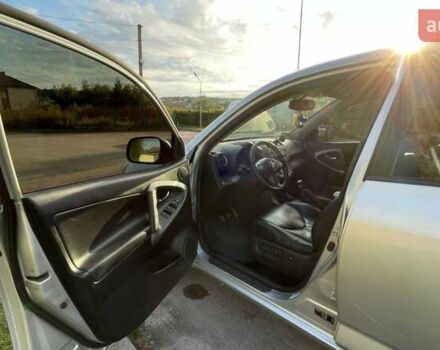 Серый Тойота РАВ 4, объемом двигателя 2.2 л и пробегом 314 тыс. км за 4500 $, фото 18 на Automoto.ua