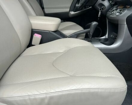 Серый Тойота РАВ 4, объемом двигателя 2 л и пробегом 190 тыс. км за 11700 $, фото 11 на Automoto.ua