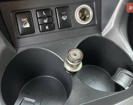 Сірий Тойота РАВ 4, об'ємом двигуна 2 л та пробігом 90 тис. км за 12300 $, фото 100 на Automoto.ua