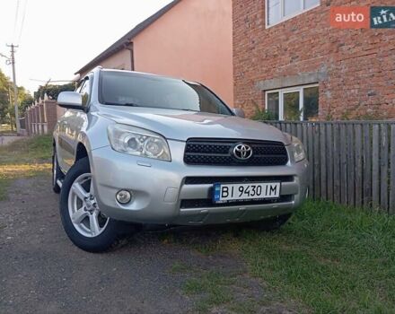 Серый Тойота РАВ 4, объемом двигателя 2 л и пробегом 165 тыс. км за 9999 $, фото 7 на Automoto.ua