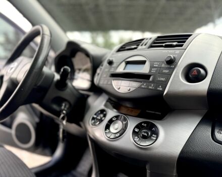 Серый Тойота РАВ 4, объемом двигателя 2 л и пробегом 241 тыс. км за 9400 $, фото 10 на Automoto.ua