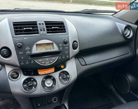 Серый Тойота РАВ 4, объемом двигателя 2 л и пробегом 230 тыс. км за 9450 $, фото 13 на Automoto.ua