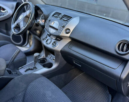 Серый Тойота РАВ 4, объемом двигателя 2 л и пробегом 108 тыс. км за 10999 $, фото 18 на Automoto.ua