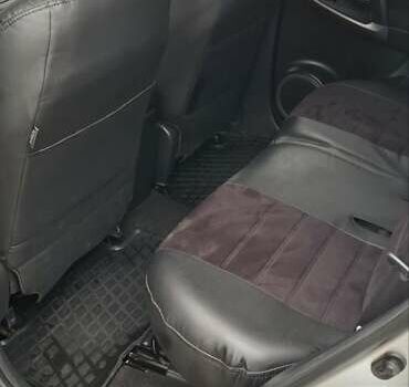 Сірий Тойота РАВ 4, об'ємом двигуна 2 л та пробігом 151 тис. км за 10300 $, фото 7 на Automoto.ua