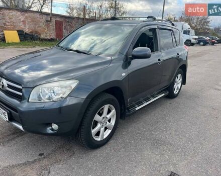 Тойота РАВ 4 2008 в Белой Церкве на Automoto.ua Серый Тойота РАВ 4, объемом двигателя 2 л и пробегом 192 тыс. км за 10400 $, фото 2 на Automoto.ua