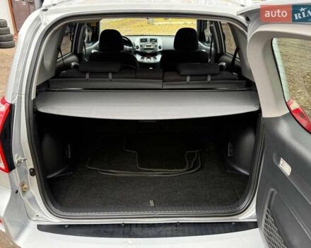 Серый Тойота РАВ 4, объемом двигателя 2 л и пробегом 80 тыс. км за 12600 $, фото 32 на Automoto.ua