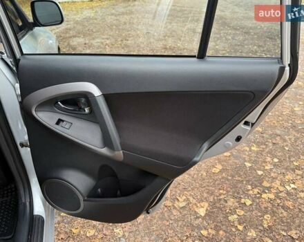 Серый Тойота РАВ 4, объемом двигателя 2 л и пробегом 80 тыс. км за 12600 $, фото 36 на Automoto.ua
