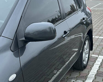 Серый Тойота РАВ 4, объемом двигателя 2 л и пробегом 252 тыс. км за 9700 $, фото 6 на Automoto.ua