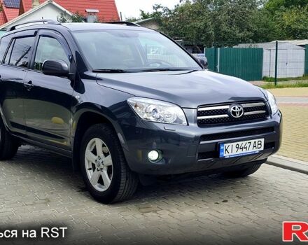 Серый Тойота РАВ 4, объемом двигателя 2 л и пробегом 191 тыс. км за 9500 $, фото 1 на Automoto.ua