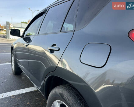 Серый Тойота РАВ 4, объемом двигателя 2 л и пробегом 213 тыс. км за 9999 $, фото 16 на Automoto.ua