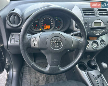 Серый Тойота РАВ 4, объемом двигателя 2 л и пробегом 213 тыс. км за 9999 $, фото 24 на Automoto.ua