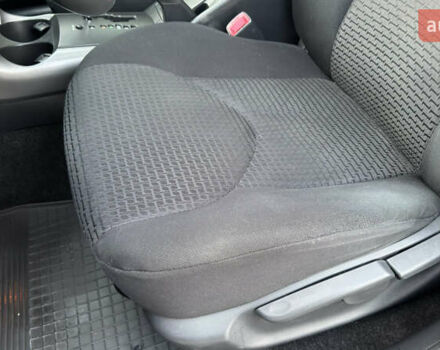 Сірий Тойота РАВ 4, об'ємом двигуна 2 л та пробігом 90 тис. км за 12300 $, фото 88 на Automoto.ua