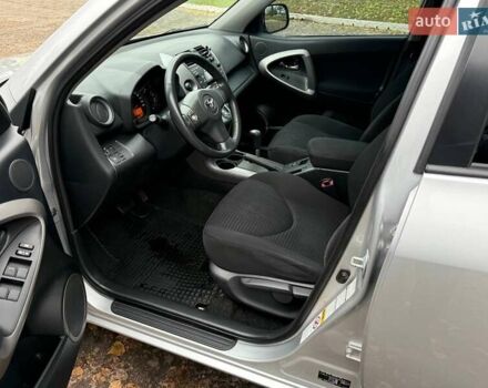 Серый Тойота РАВ 4, объемом двигателя 2 л и пробегом 80 тыс. км за 12600 $, фото 22 на Automoto.ua